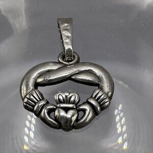 Celtic Knot Heart Shaped Claddagh Pendant Solvar Irish Sterling Silver 925